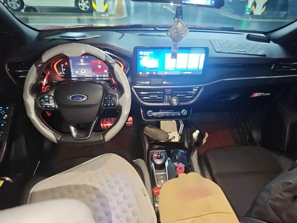 Ford Focus 2021 — фото 13