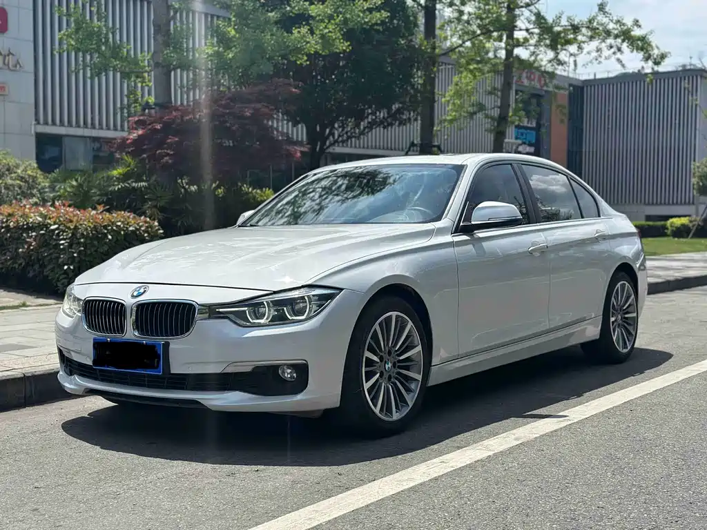 BMW 3 Series 2019 — фото 1