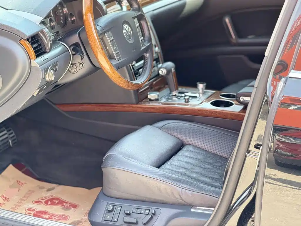 Volkswagen Phaeton 2010