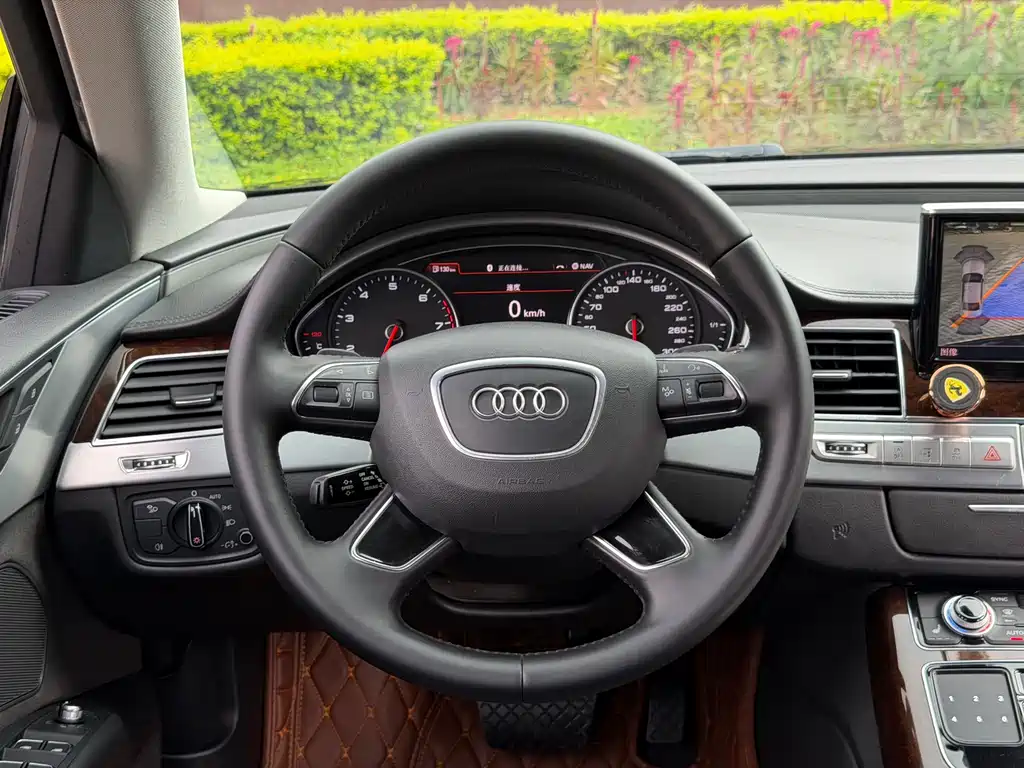 Audi A8 2015 — фото 10