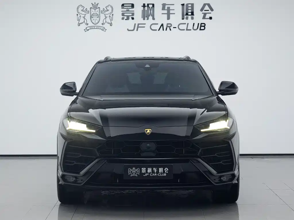 Lamborghini Urus 2021