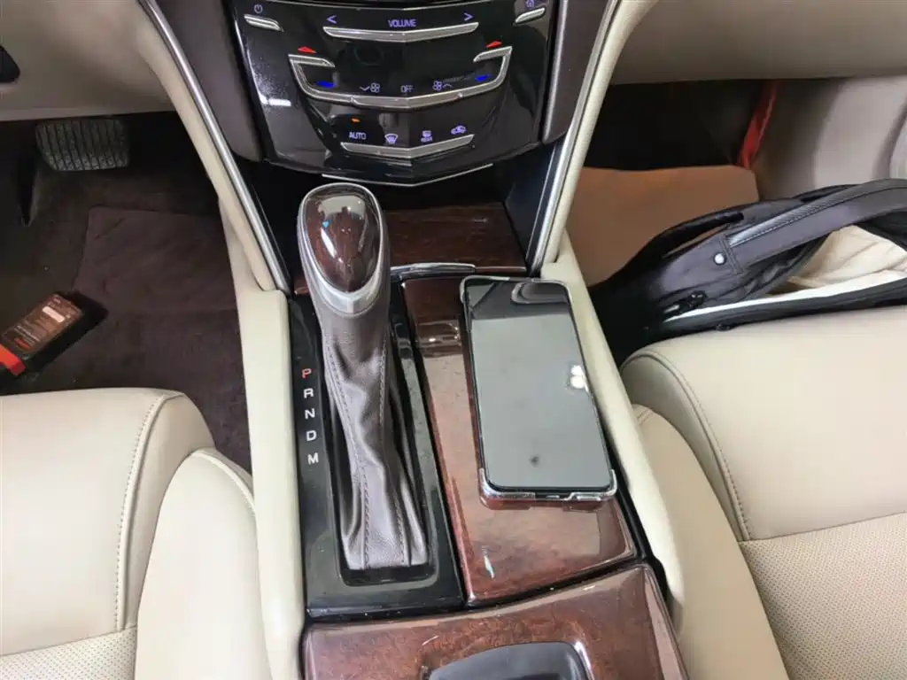 Cadillac XTS 2016 — фото 14