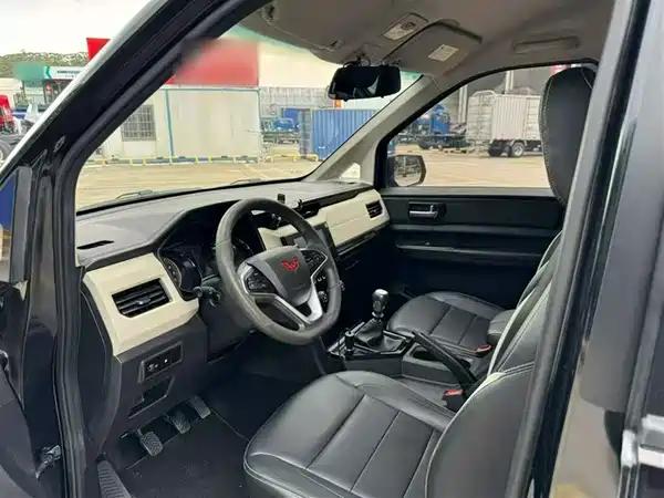 Wuling Journey 2021