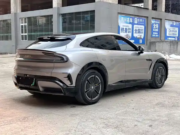 Xiaomi YU7 2025