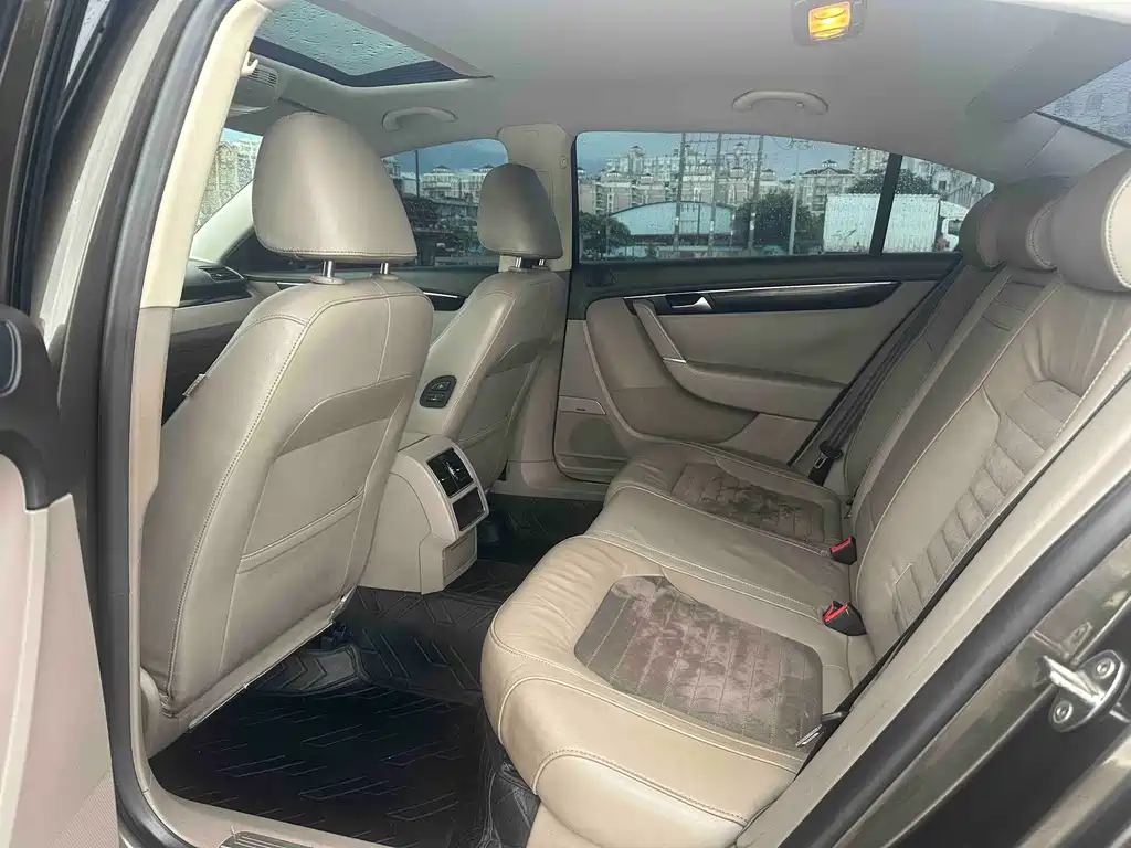 Volkswagen Magotan 2015
