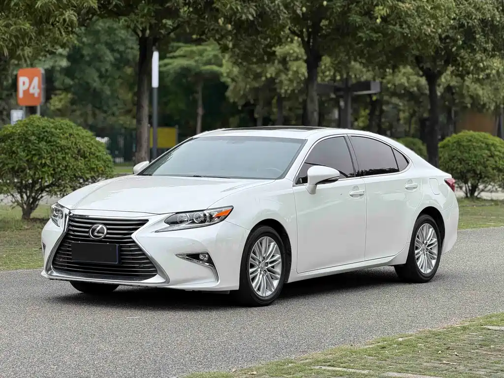 Lexus ES 2017