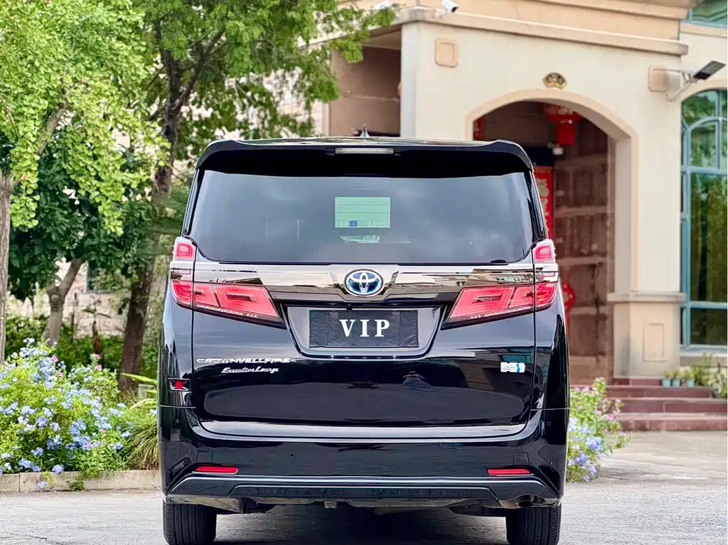 Toyota Vellfire 2023 — фото 19