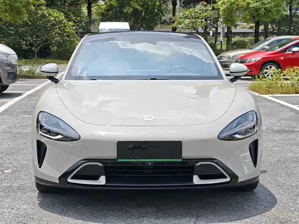 Xiaomi SU7 2024