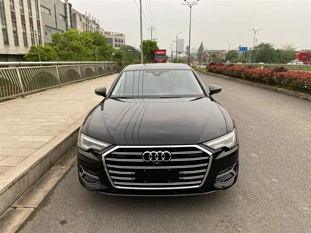 Audi A6L 2022