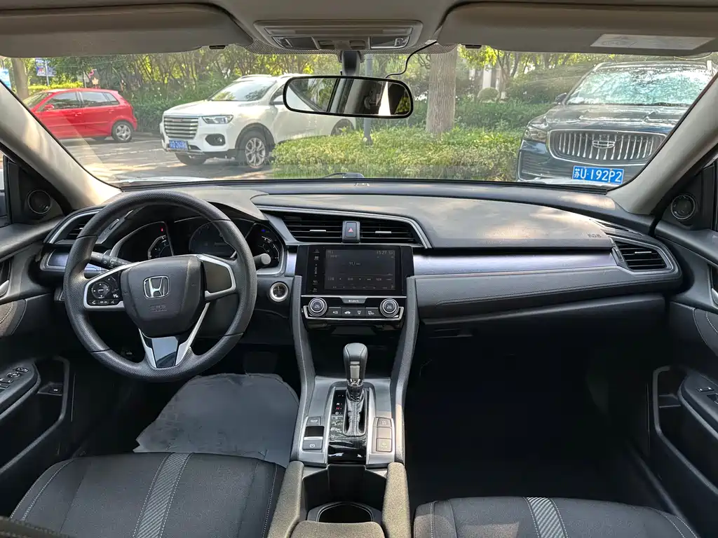 Honda Civic 2018 — фото 19