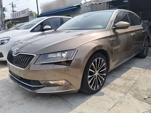 Skoda Superb 2016