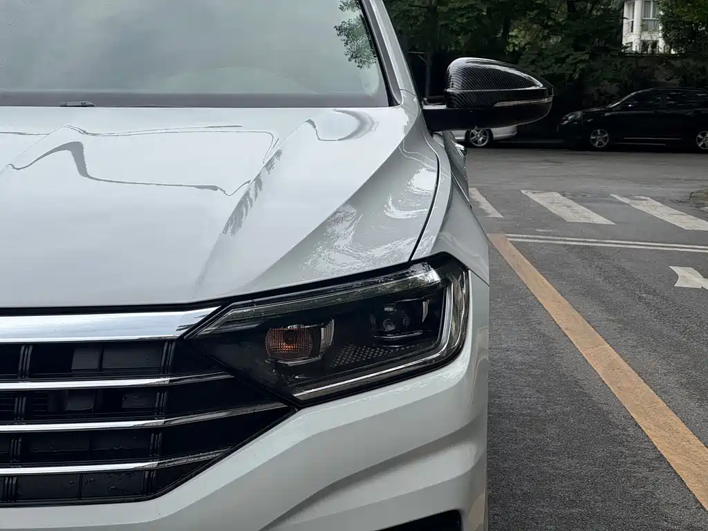 Volkswagen Sagitar 2021