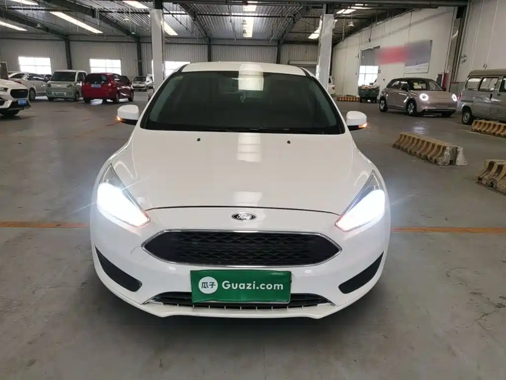 Ford Focus 2018 — фото 3
