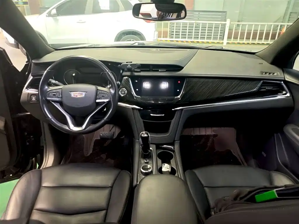 Cadillac XT6 2021 — фото 10