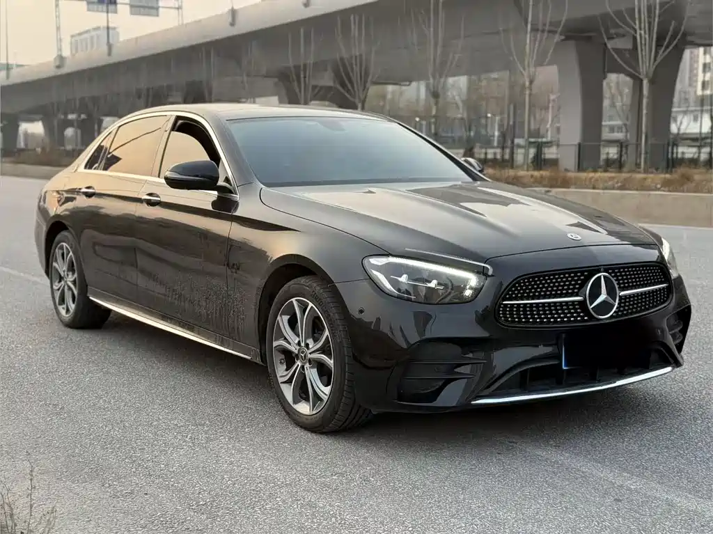 Mercedes-Benz E-Class 2023 — фото 3