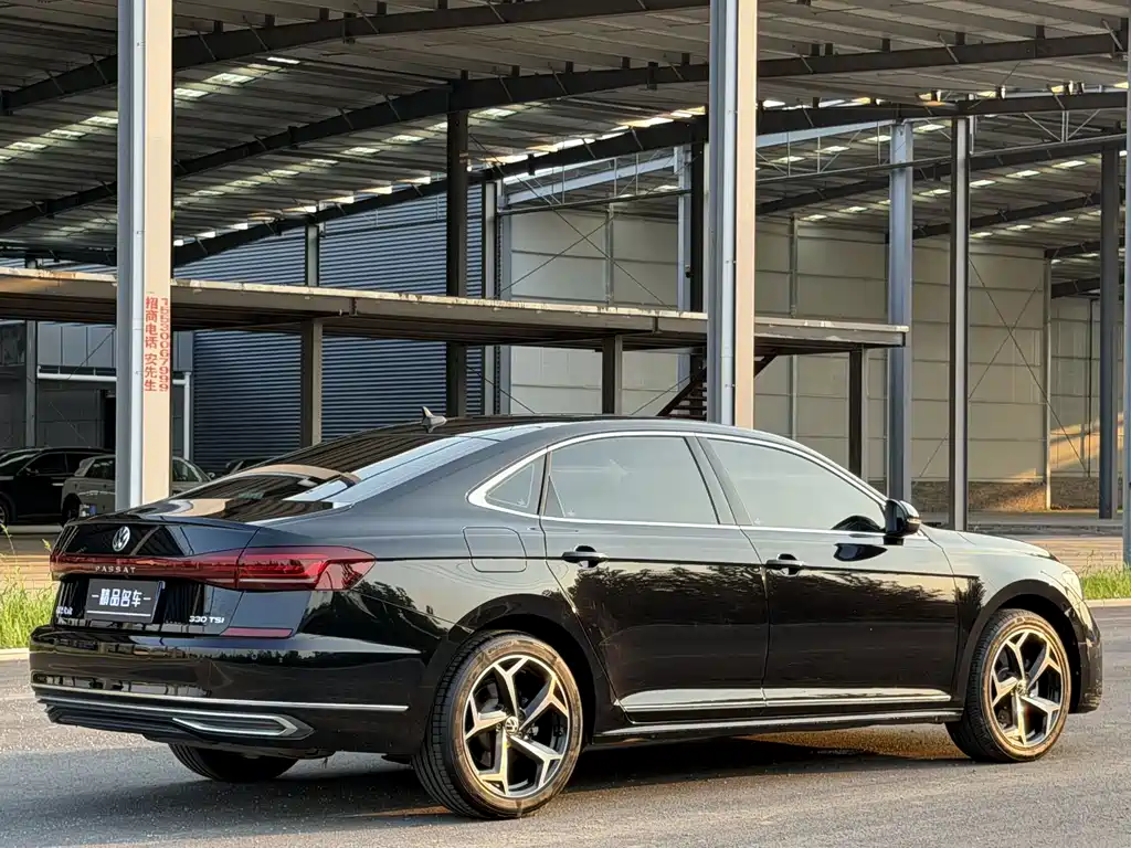 Volkswagen Passat 2023 — фото 11