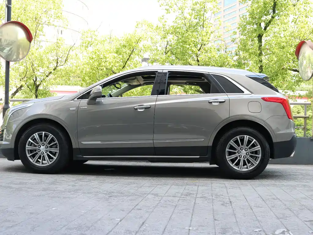 Cadillac XT5 2018 — фото 2