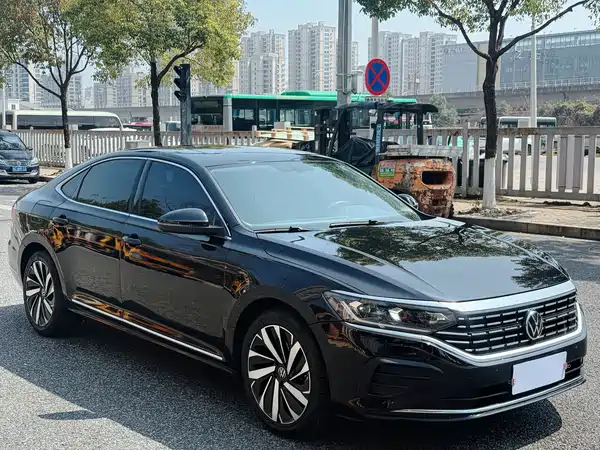 Volkswagen Passat 2024