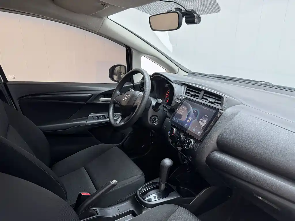 Honda Fit 2018 — фото 8