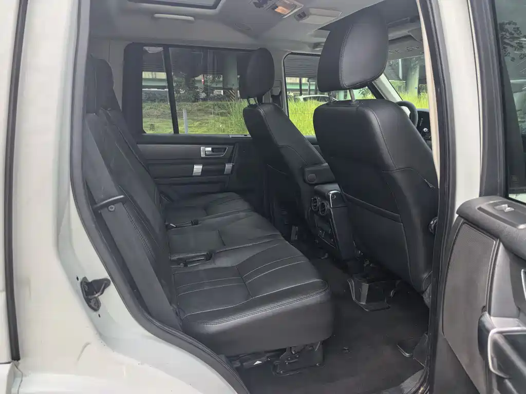 Land Rover Discovery 2014 — фото 10