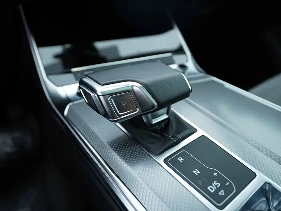 Audi A6L 2022 — фото 16