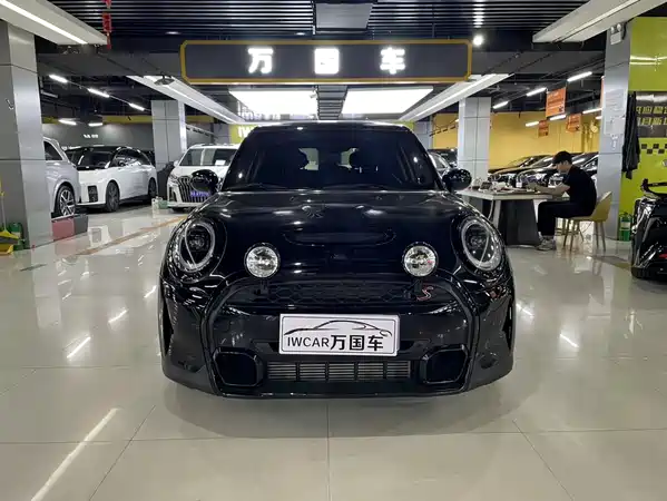MINI MINI 2022