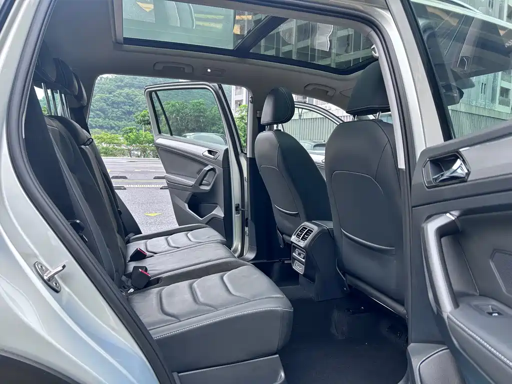 Volkswagen Tiguan L 2019 — фото 8