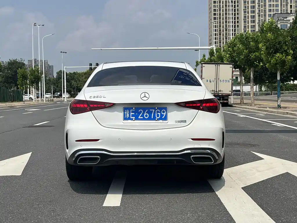 Mercedes-Benz C-Class 2023 — фото 11