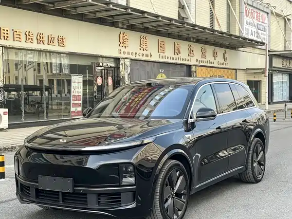 Li Auto L8 2025