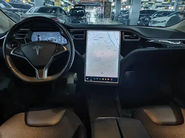 Tesla Model S 2016