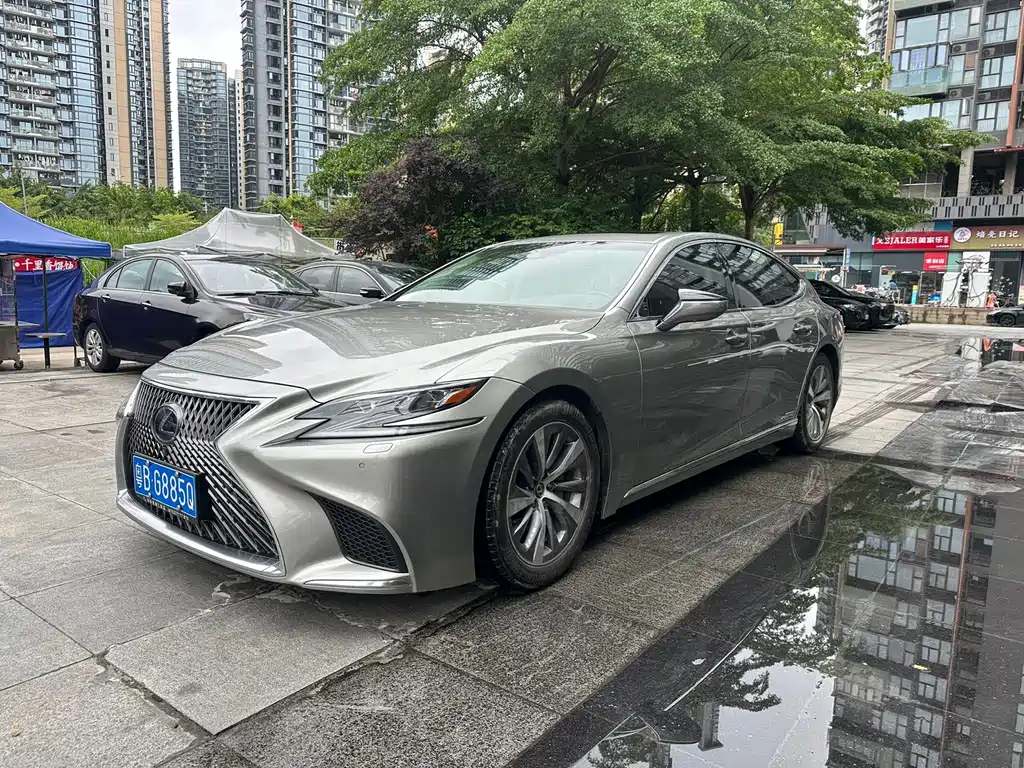 Lexus LS 2020