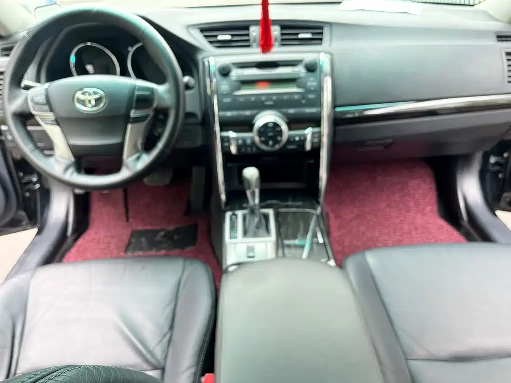 Toyota Reiz 2012