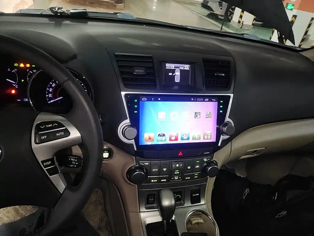 Toyota Highlander 2015 — фото 13