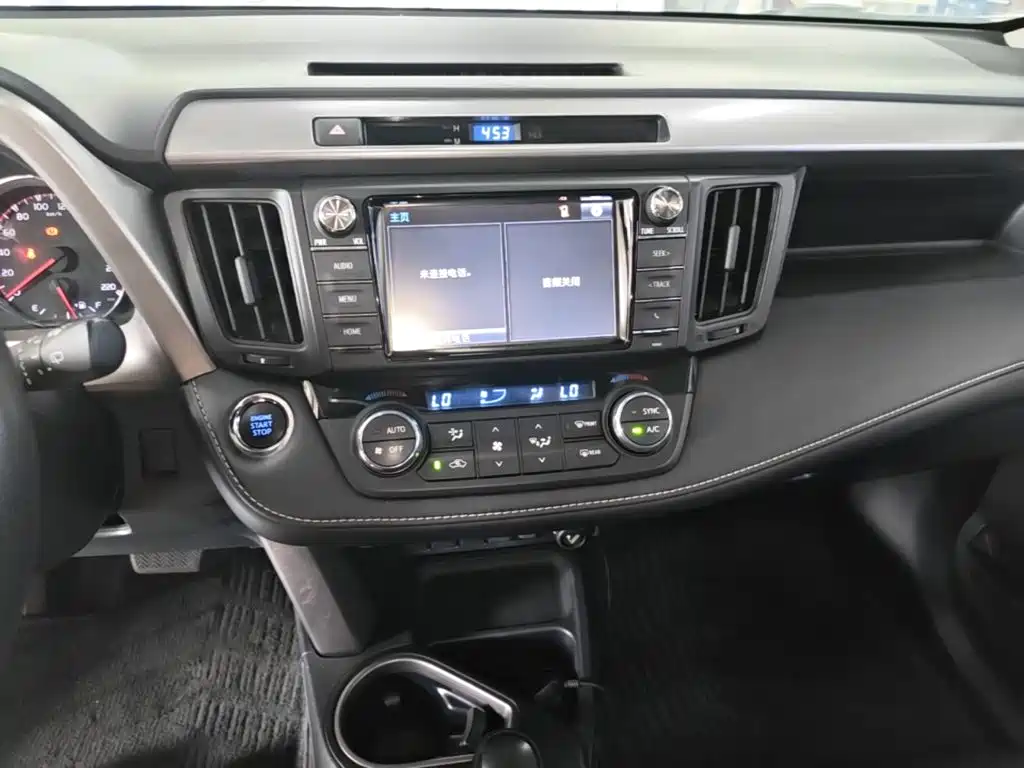 Toyota RAV4 2019 — фото 13