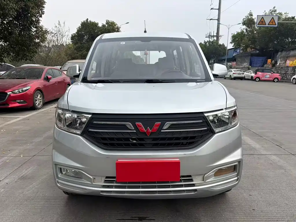 Wuling Hongguang V 2020 — фото 2