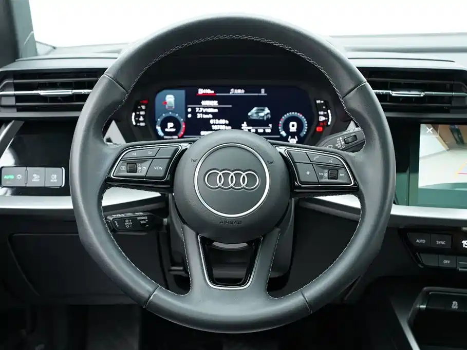 Audi A3 2023 — фото 15