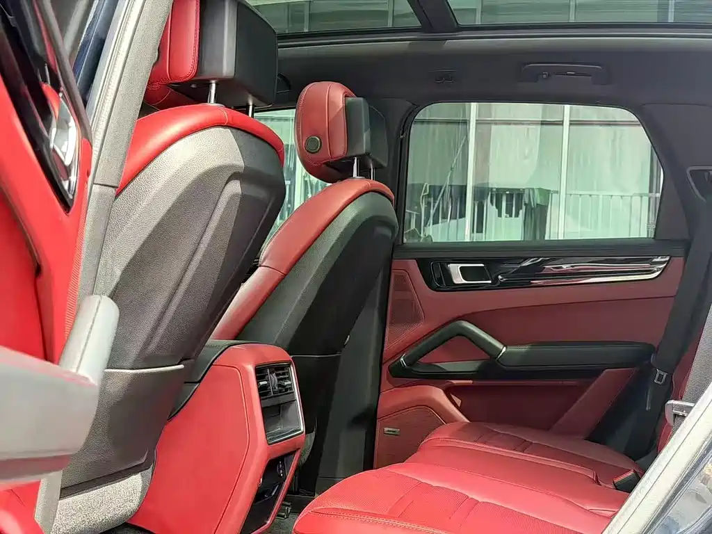 Porsche Cayenne 2020 — фото 11