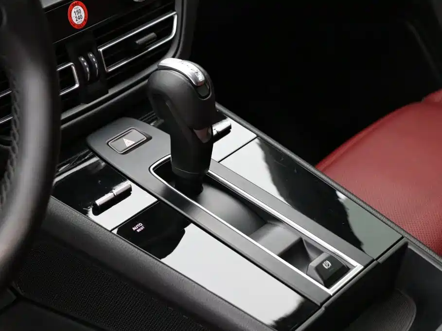 Porsche Macan 2023 — фото 16