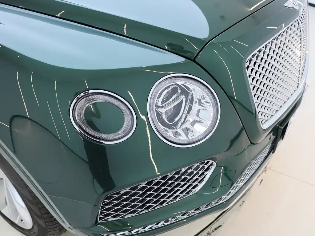 Bentley Bentayga 2020 — фото 15