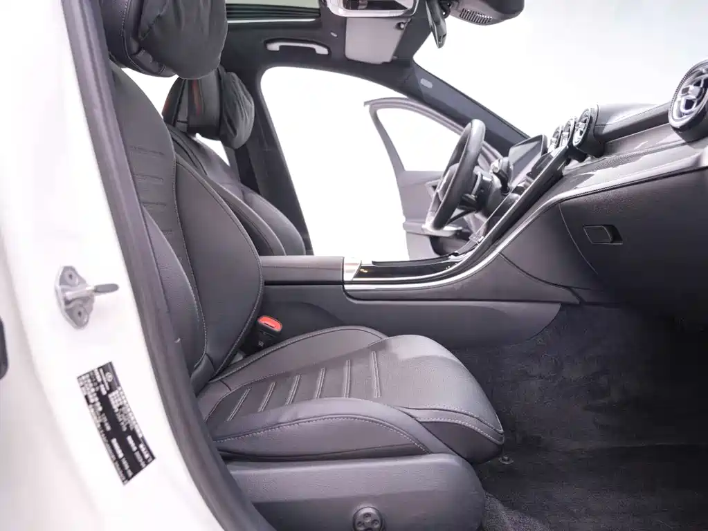Mercedes-Benz C-Class 2023 — фото 26