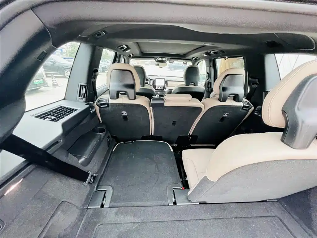 Volvo XC90 Plug-In Hybrid 2025 — фото 14