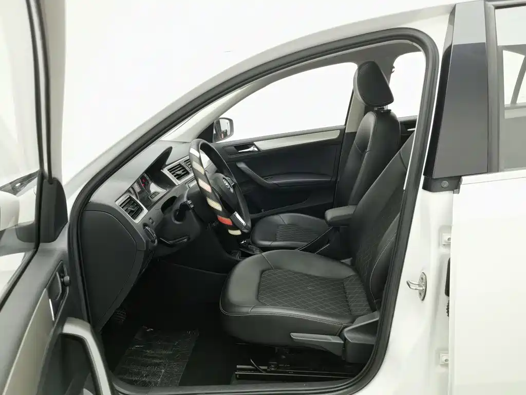 Skoda Rapid 2019 — фото 10