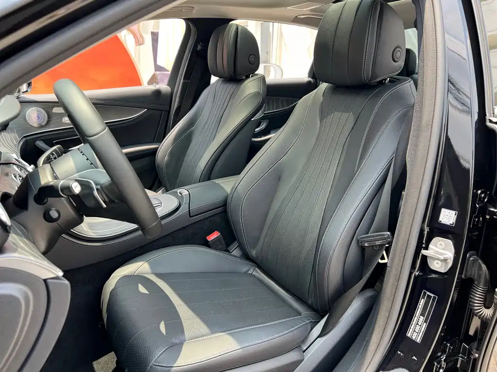 Mercedes-Benz E-Class 2023 — фото 24