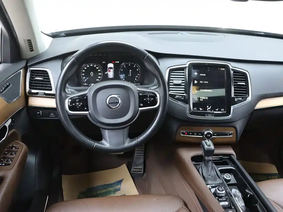 Volvo XC90 2020 — фото 27