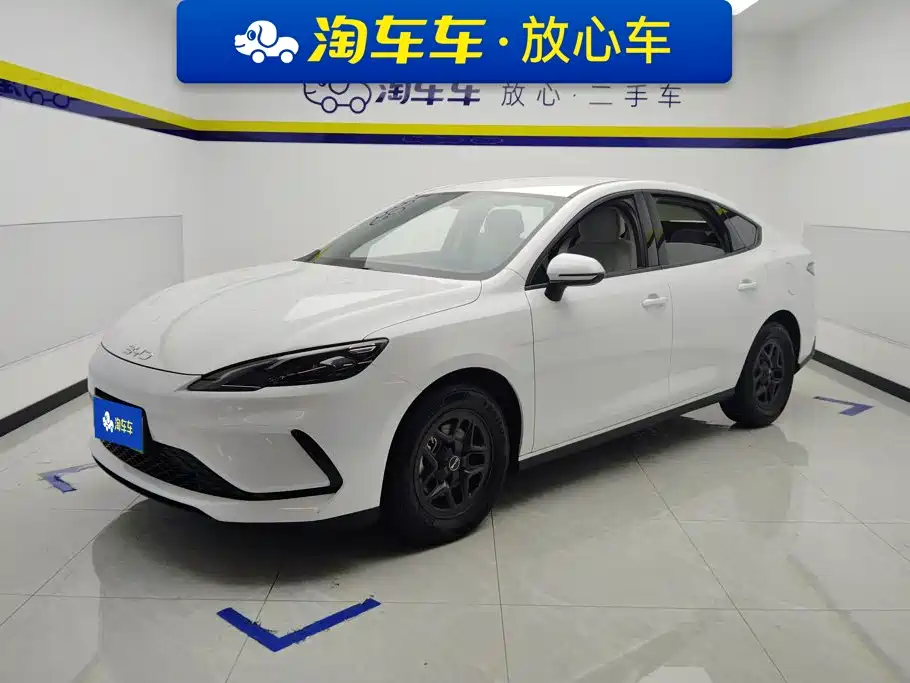 BYD Seal 05 DM-i 2025 — фото 1