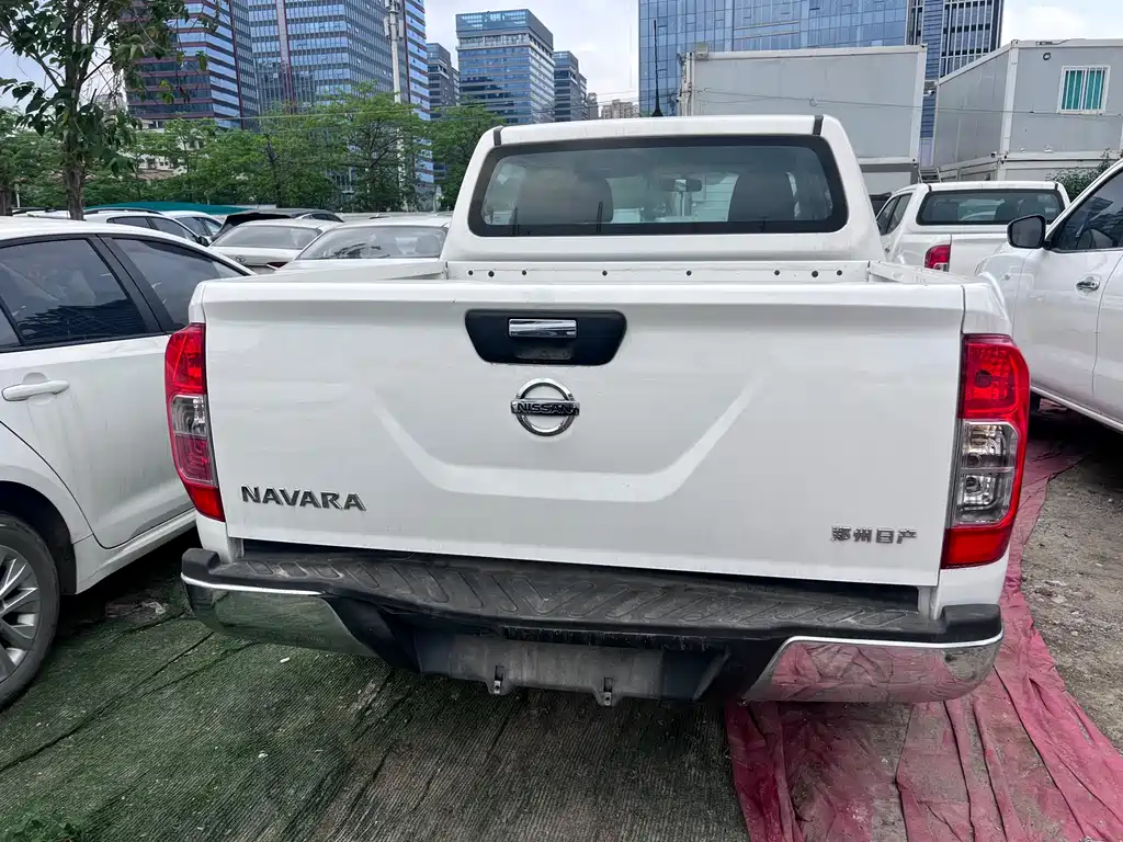 Nissan Navara 2018 — фото 4