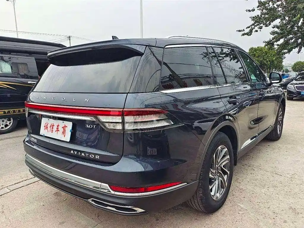 Lincoln Aviator 2023 — фото 16