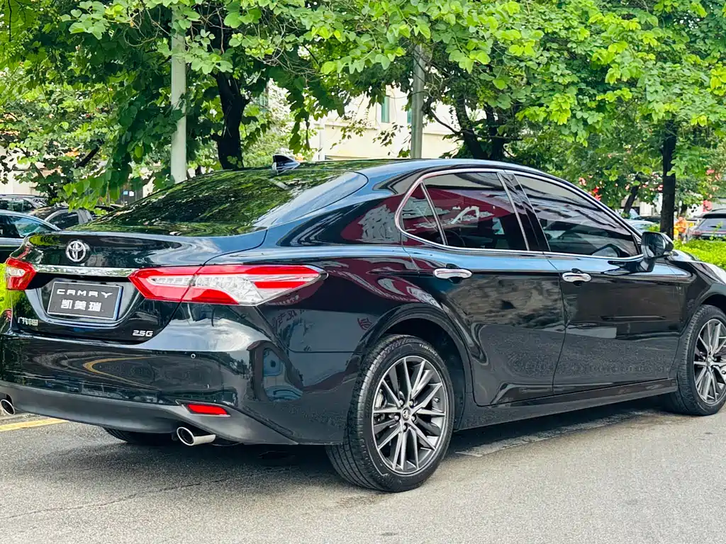 Toyota Camry 2021
