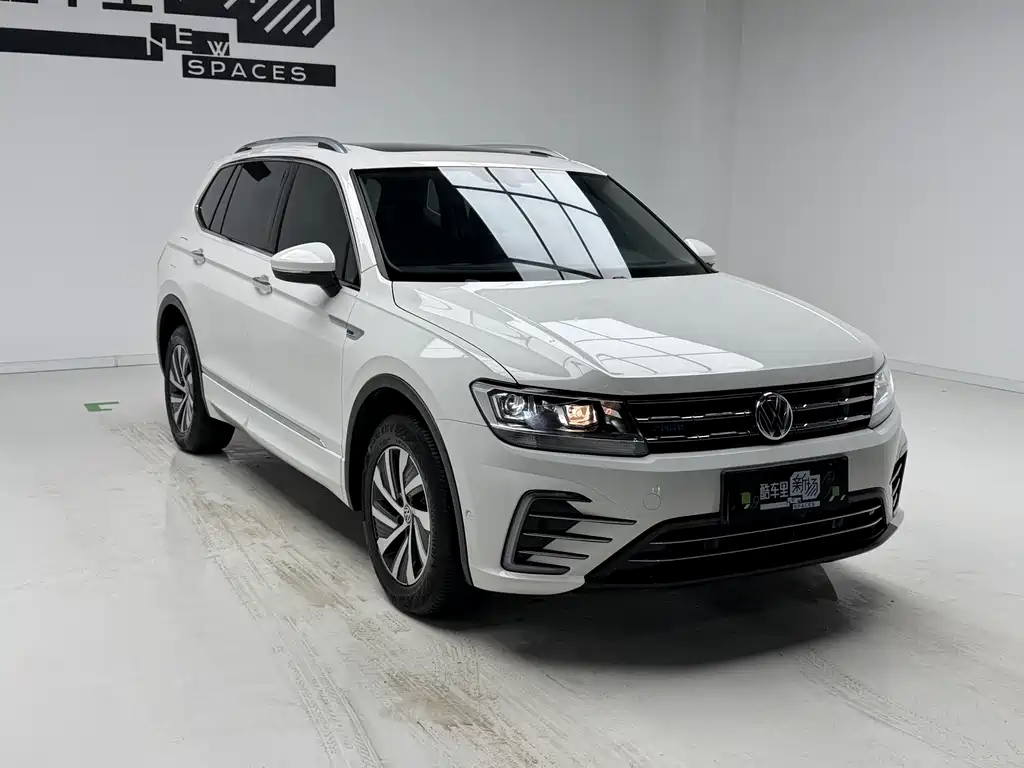 Volkswagen Tiguan L PHEV 2021 — фото 3
