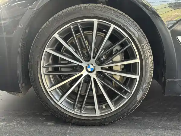 BMW 5 Series 2021